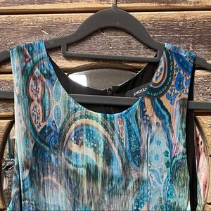 Karen Kane sleeveless tunic top